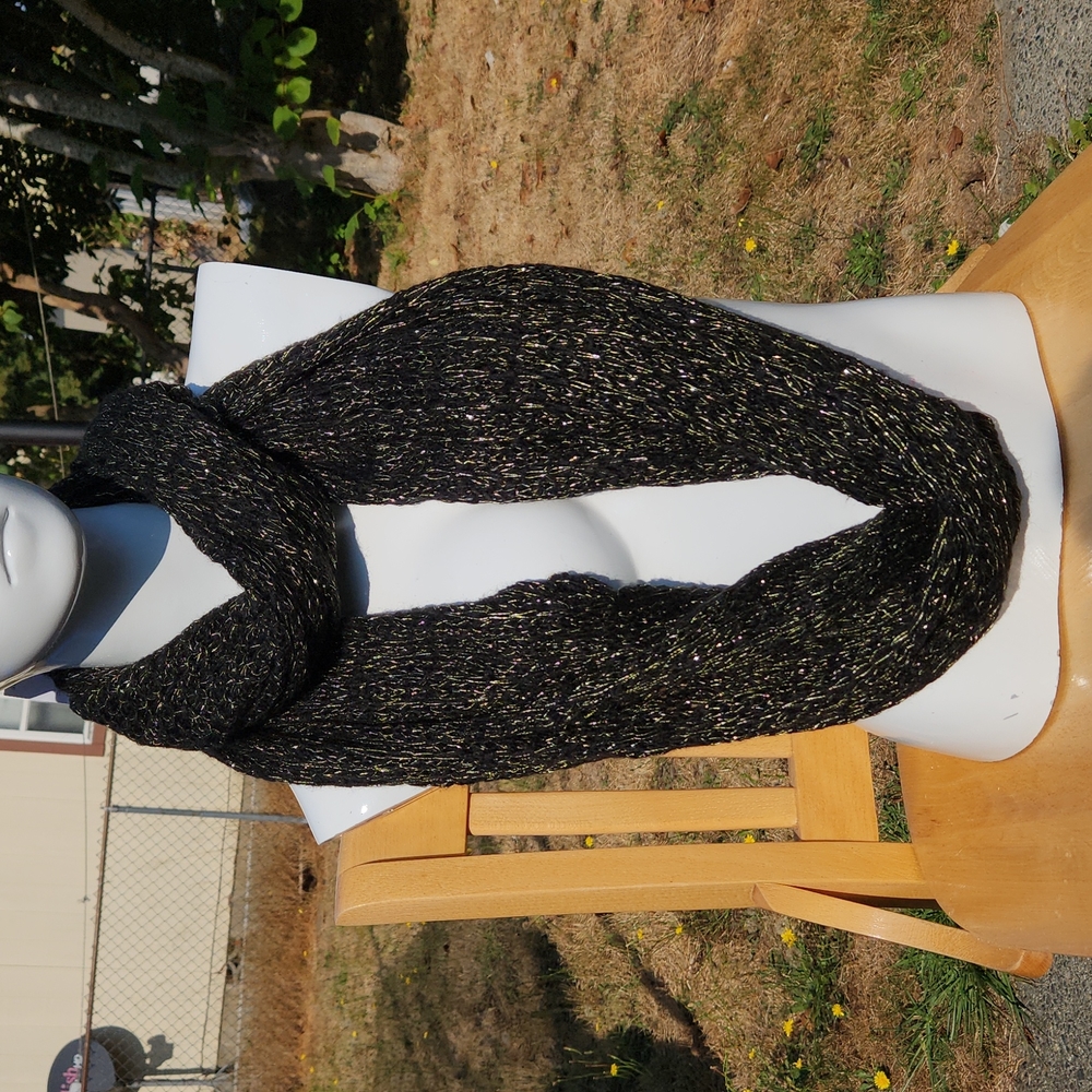 Women's Scarf Color Black/Metal Green  size os